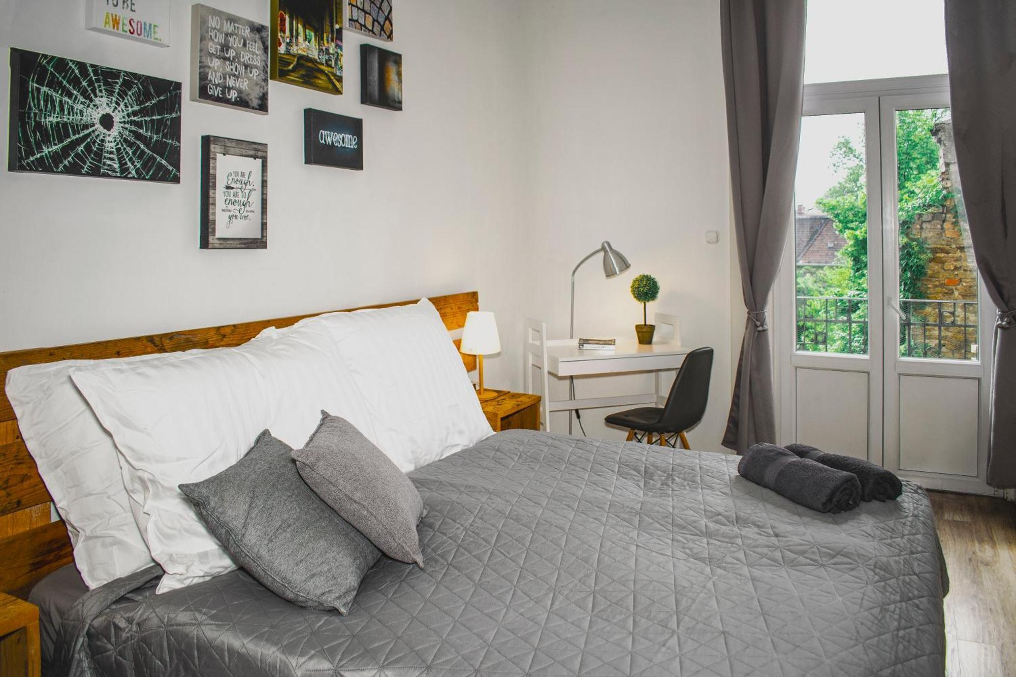 3 Room Apartment In The Beautiful Street บูดาเปสต์ ภายนอก รูปภาพ