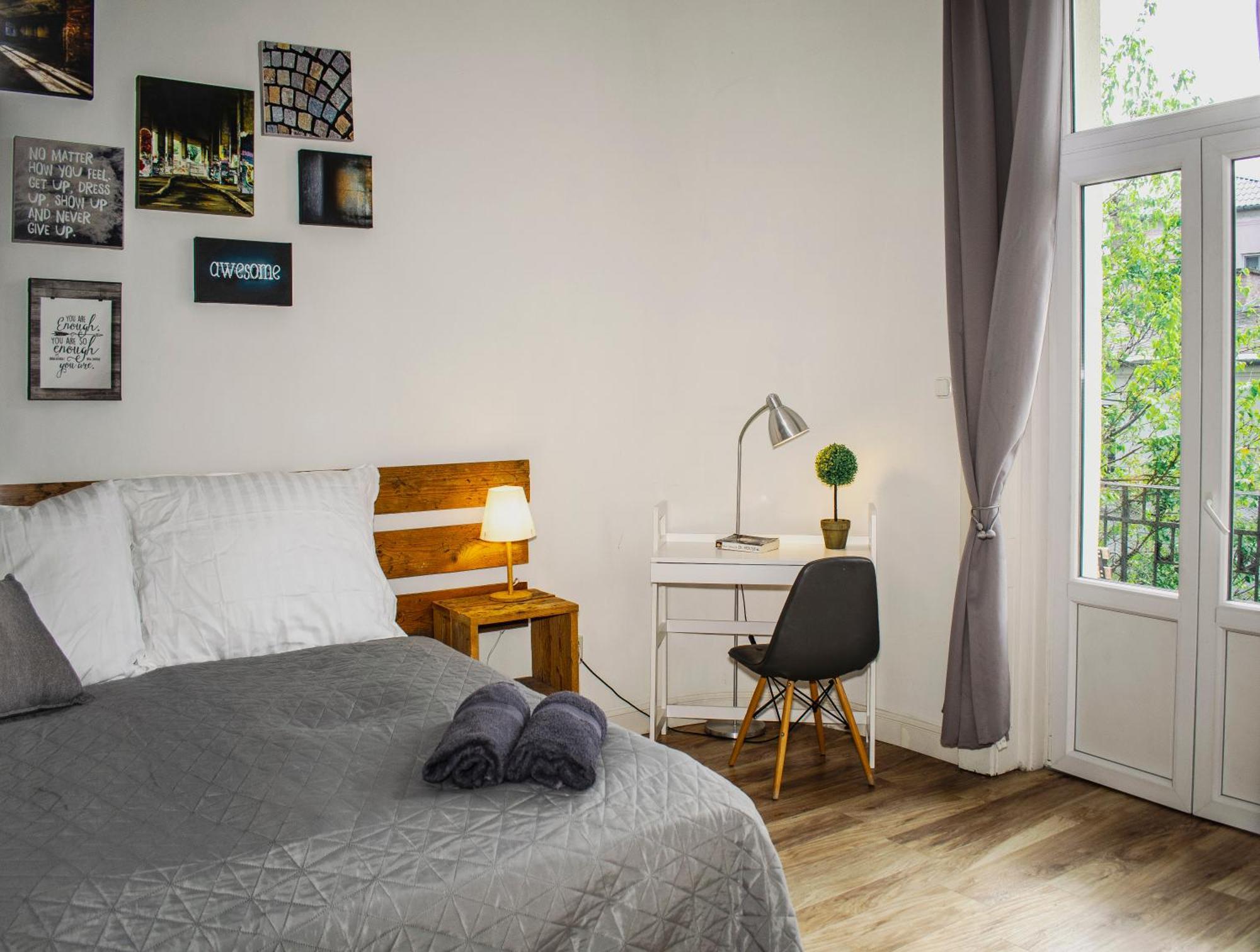 3 Room Apartment In The Beautiful Street บูดาเปสต์ ภายนอก รูปภาพ