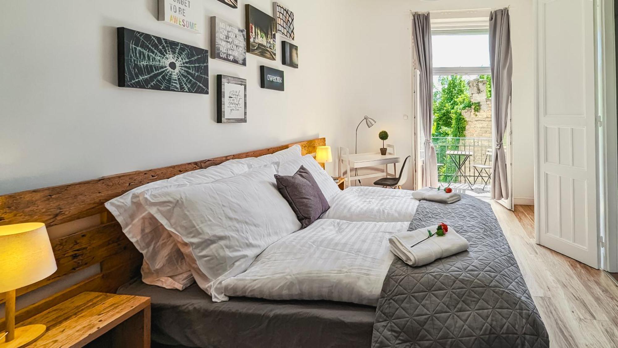 3 Room Apartment In The Beautiful Street บูดาเปสต์ ภายนอก รูปภาพ