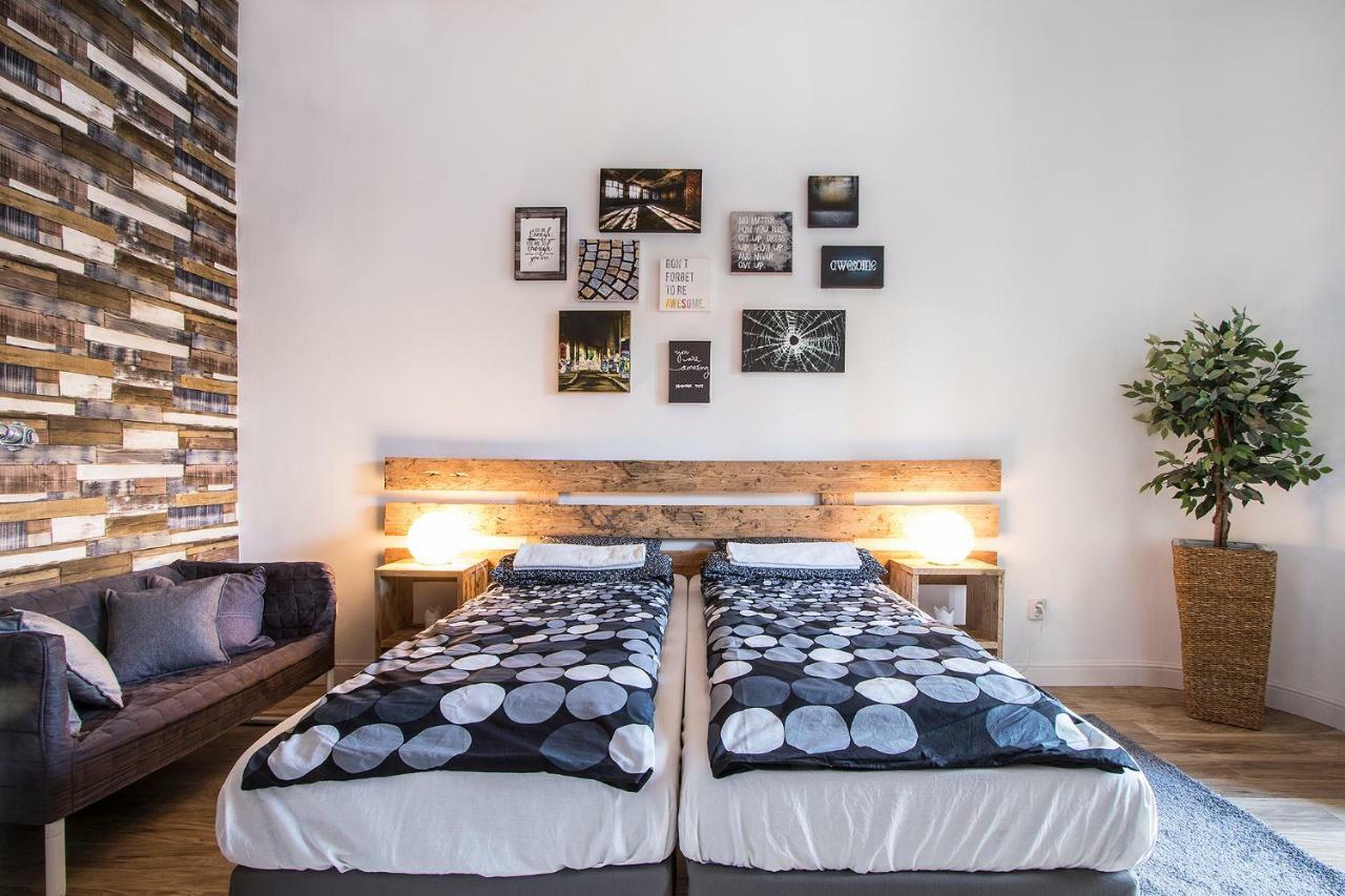 3 Room Apartment In The Beautiful Street บูดาเปสต์ ภายนอก รูปภาพ