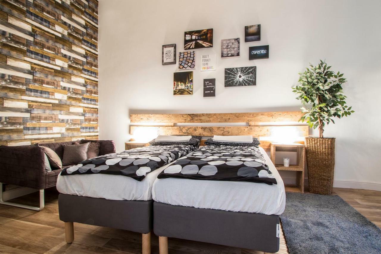 3 Room Apartment In The Beautiful Street บูดาเปสต์ ภายนอก รูปภาพ