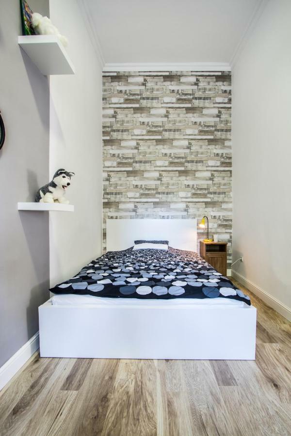 3 Room Apartment In The Beautiful Street บูดาเปสต์ ภายนอก รูปภาพ